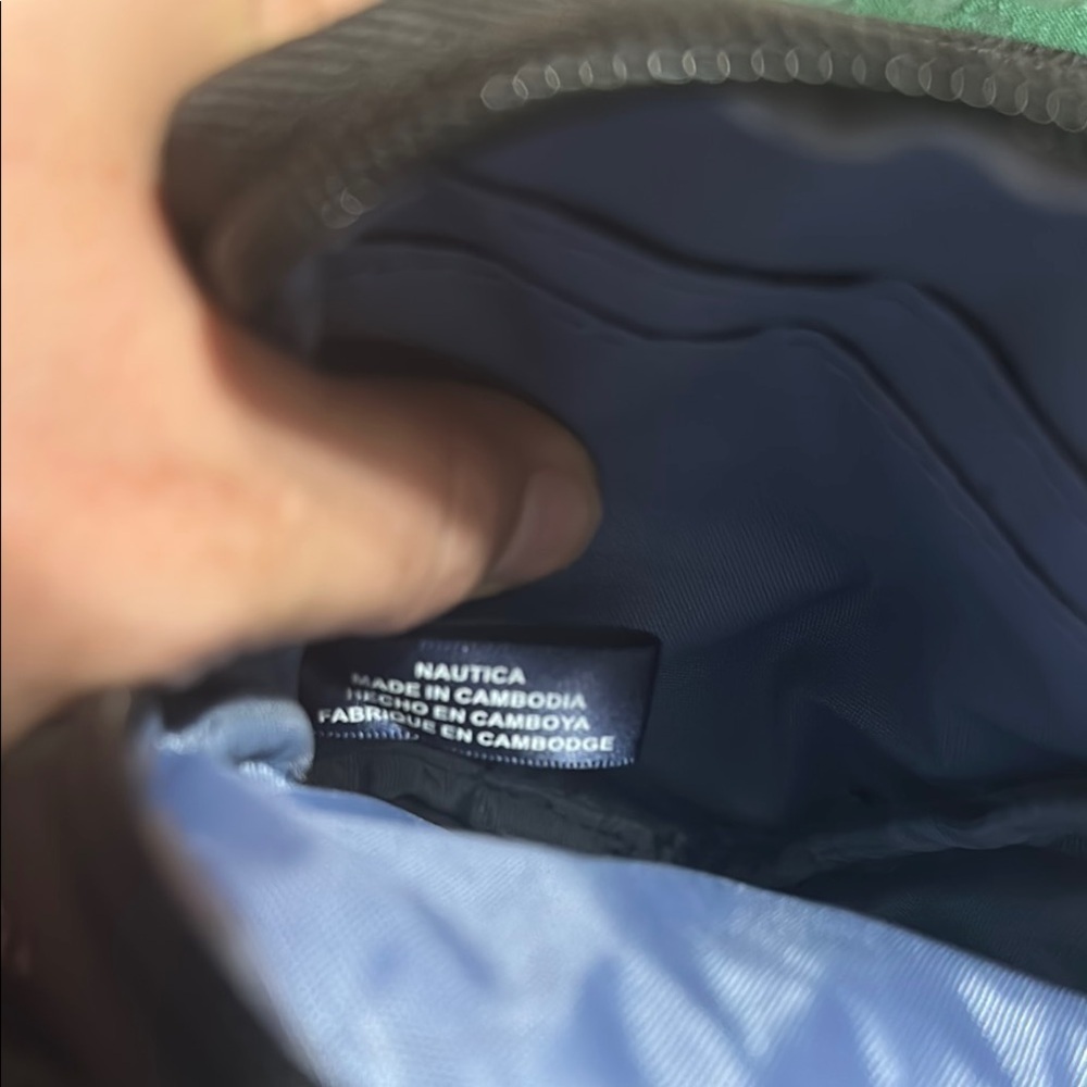 Nautica PEBBELED EMBORIDERED LOGO
CROSSBODY PHONE BAG - Picture 2 of 13